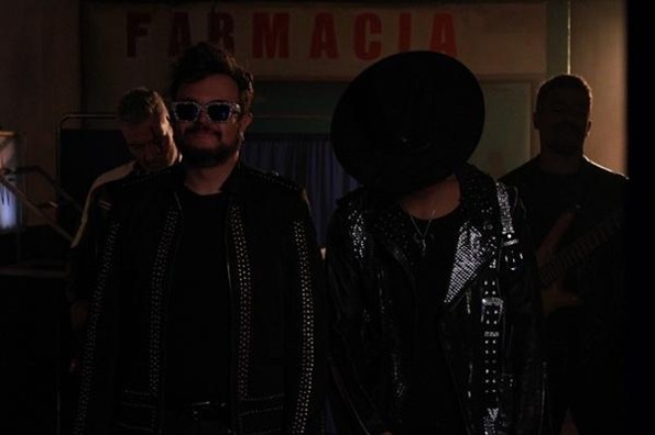 'Perro Callejero', lo nuevo de Aleks Syntek con Ruk-O (+video)