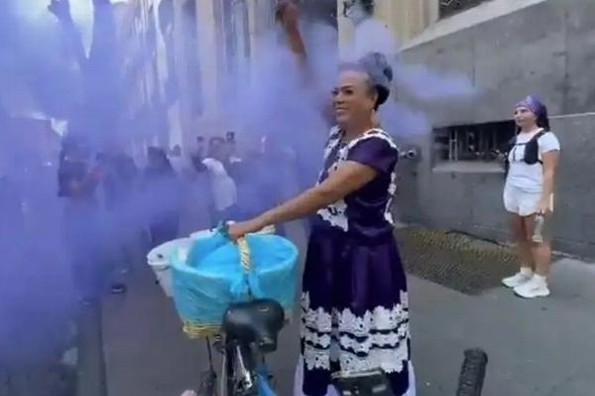 Lady Tacos de Canasta fue la sensación en la marcha del 8M de CDMX 