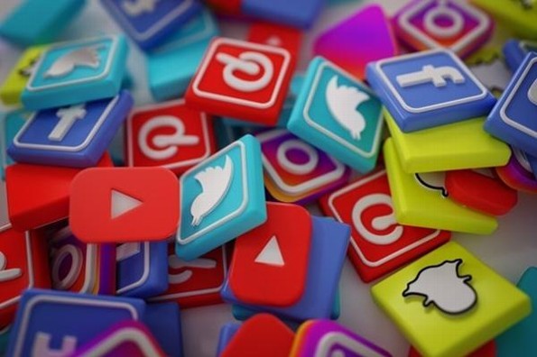 ¿Redes sociales provocan la caída de la felicidad y el bienestar? esto dice informe mundial