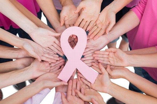 Descubren por qué el riesgo de cáncer de mama aumenta tras la menopausia