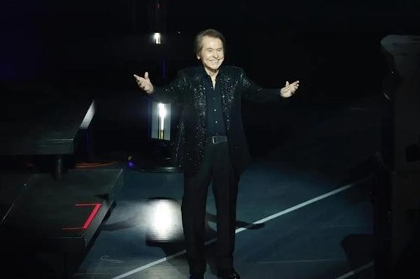 Memorable concierto de Raphael en el Auditorio Nacional (+video)