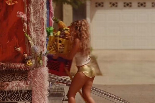 Karol G anuncia su gira “Viajando por el Mundo Tropitour” y México ya está listo (+video)