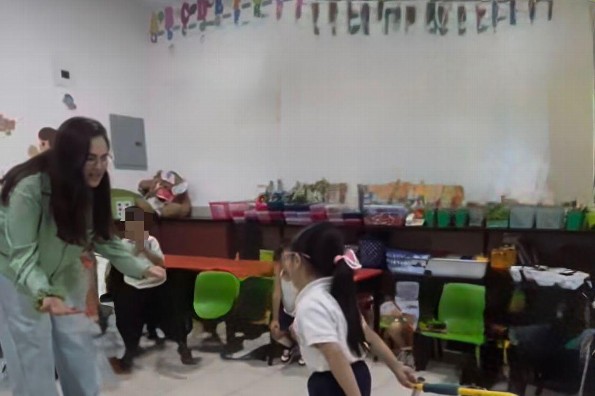  Niña conmueve en redes al dar sus primeros pasos sin andadera (+Video)