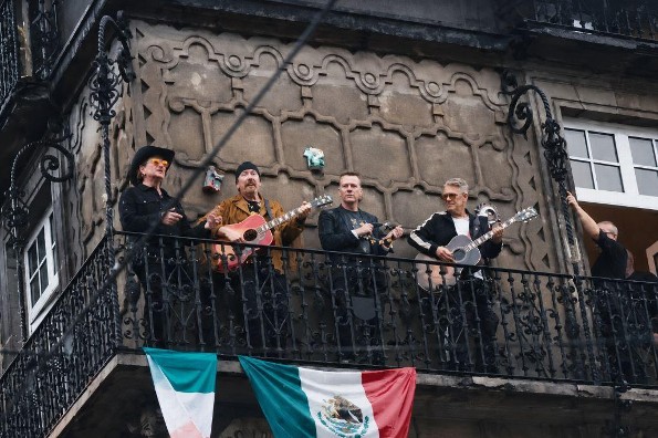 ¿Qué hace U2 en México? La banda fue captada en calles de la CDMX