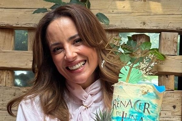 Sorprenden a Marisol del Olmo con las tradicionales Mañanitas 