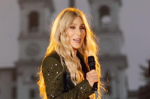 ¿Quieres verte como Cher a los 80 años? Este es su secreto (+video)