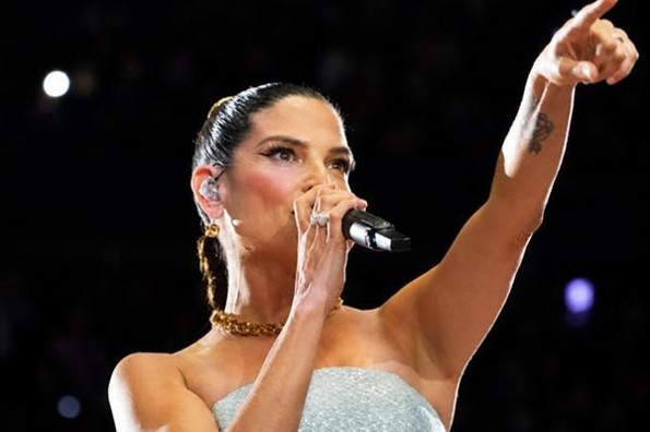 Natalia Jiménez celebra 20 años de 'Me Muero' ¡En la lucha libre! 
