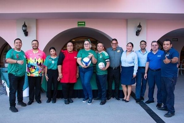 La terraza del Hotel Veracruz Centro Histórico se pinta de verde para apoyar a México en  la fiesta del futbol