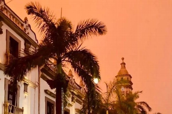 ¡Ave María! El cielo se pintó de rojo en Veracruz y desató teorías (+video)