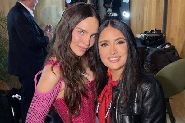 Belinda aclara encuentro con Salma Hayek en el Mundial: “Me dio una nalgada”