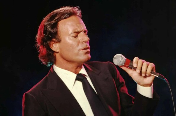 Julio Iglesias: El legado incombustible del galán eterno de la música latina