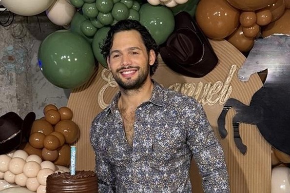 ¡Ay apá! Mañanitas para el guapísimo Emmanuel Palomares 