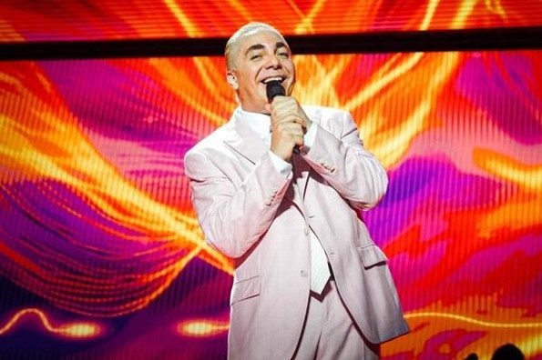 ¿Quéeee? Cristian Castro le entra al heavy metal