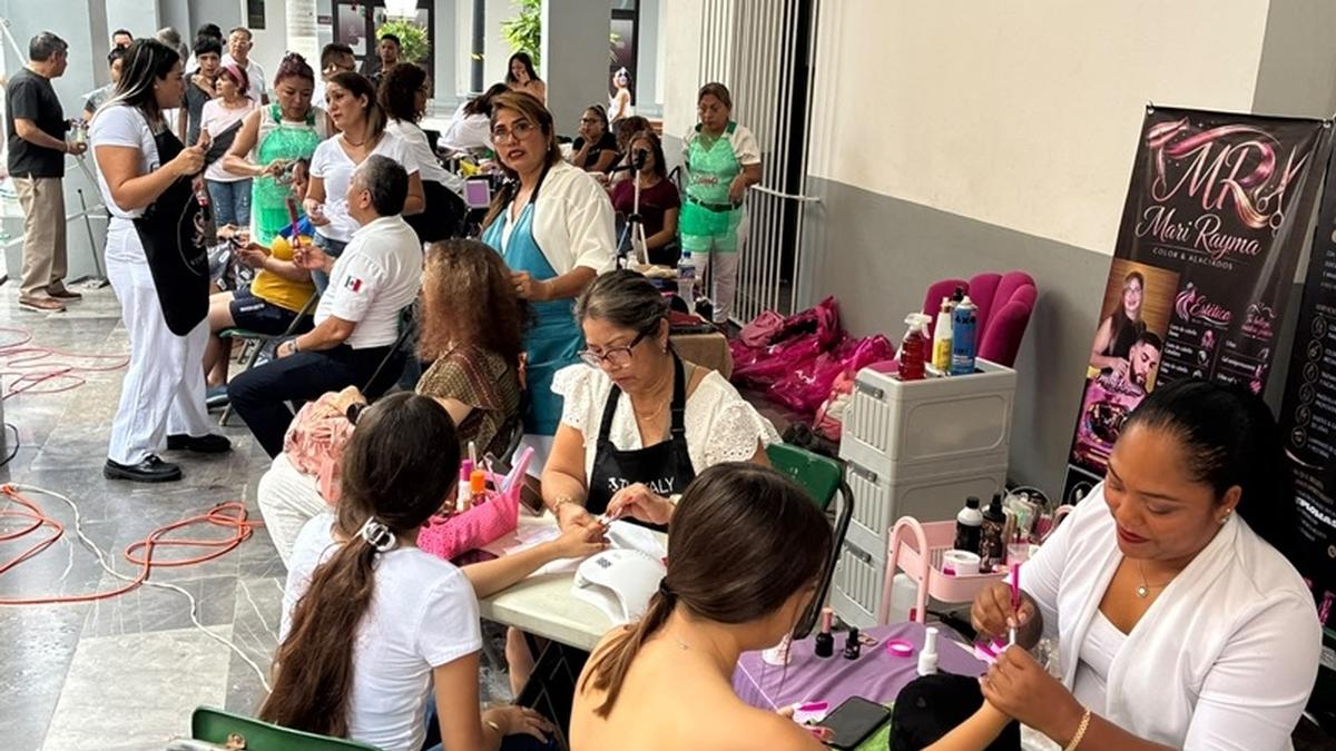 ¡Ponte guap@ y ayuda! Maratón de la Belleza permanecerá hasta las 10 de la noche en el Zócalo de Veracruz