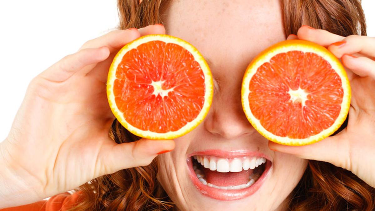 Cuidado con el "ojo alegre": Cómo proteger tu vista antes de que te falle