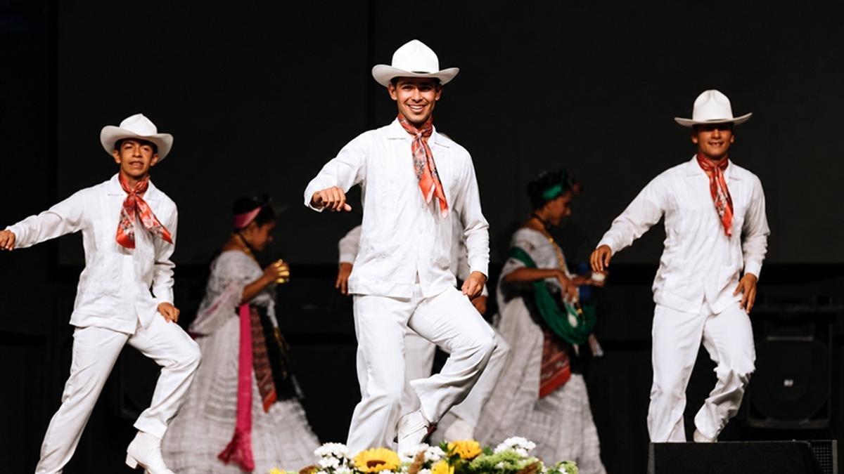 ¡Cinco días de folklore internacional llenarán de alegría a Veracruz!