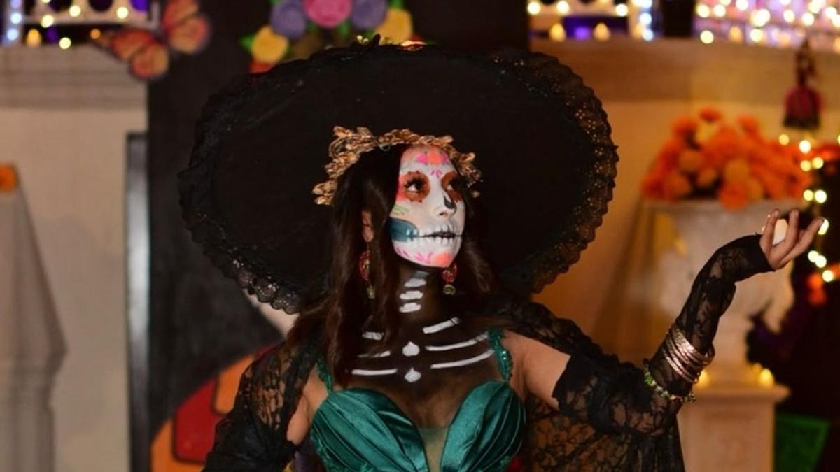 Más de 25 catrinas engalanan Alvarado en una fiesta de tradición y cultura